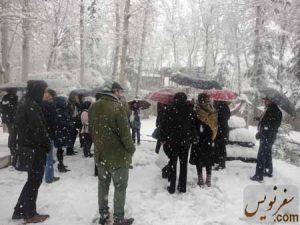 همسفران در زیر برف زمستانه در تور هنر در زمان - تجریش گردی